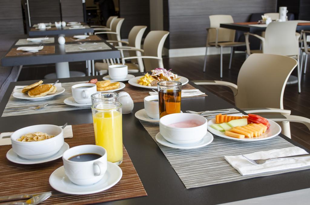 Casa Inn Galerias Celaya Εξωτερικό φωτογραφία
